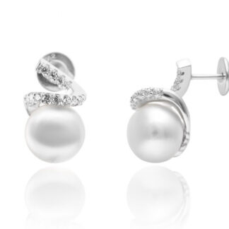 Eleganter Perlenohrstecker weiß rund 8.5-9 mm, Zirkoniabogen, Sicherheitsverschluss 925er Silber, Gaura Pearls, Estland*