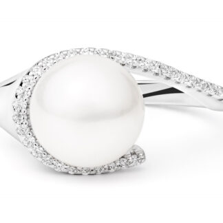 Perlenring weiß 9.5-10mm umfasst mit Zirkonia, 925er rhodiniertes Silber, Gaura Pearls, Estland*